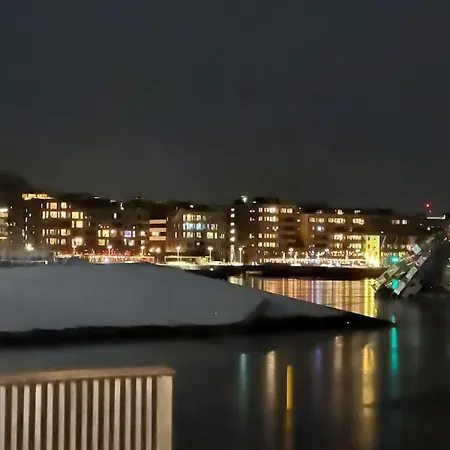 Cozy By Opera House Apartment